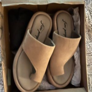 Cute Free People Platform Sandals!